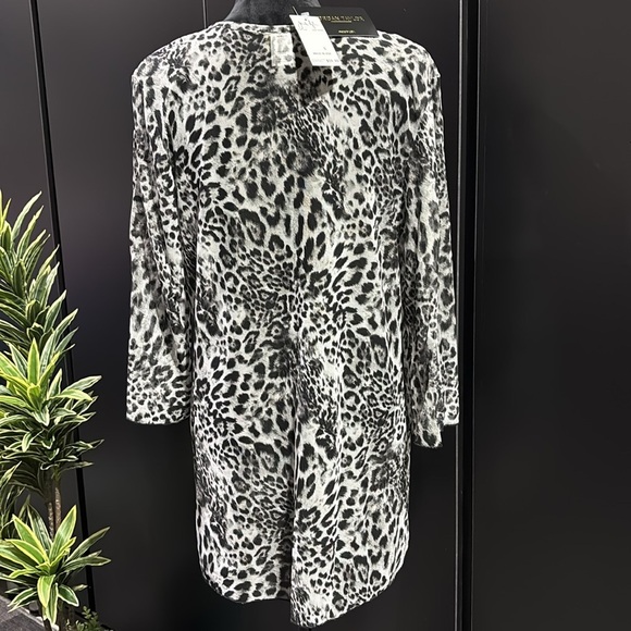 Jordan Taylor Leopard print,sheer,light,round V-cut neck,long sleeve top/coverup - Picture 5 of 13